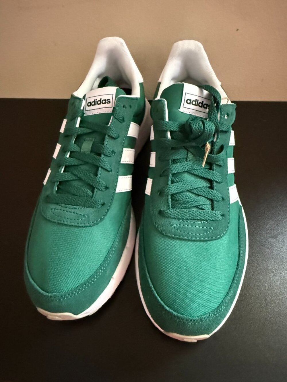 NWT Adidas Run 60s 2.0 Green White Retro Sneakers Men's 8.5 / Women's 9.5